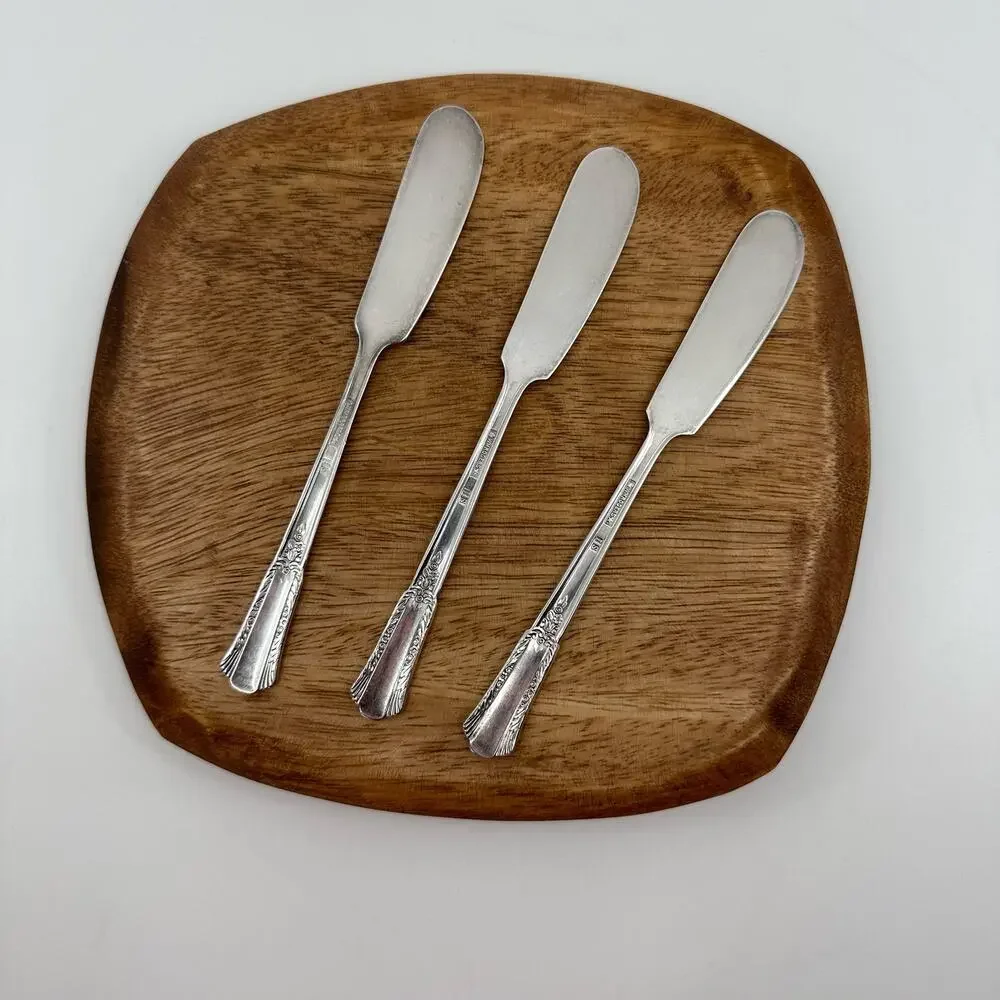 Vintage WM Rogers Butter Spreaders Knives Mismatched Silverplate Flatware Sets
